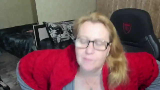 frau_marta (F mature) - surprise