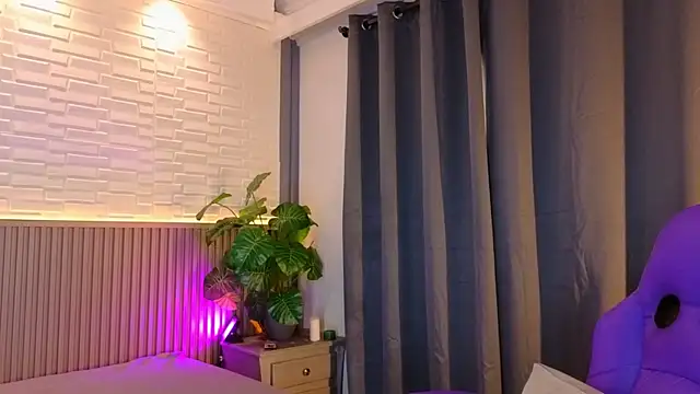 tiffanywalk - TiffanyWalk's free webcam - UK Sex Cams