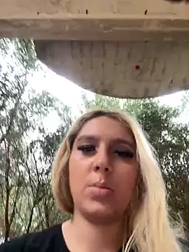 hotamanda01 live on StripChat 