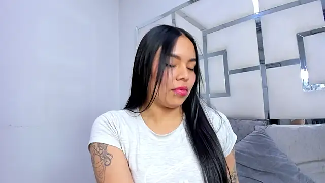 zoewan69 - ZoeWan69's free webcam - UK Sex Cams