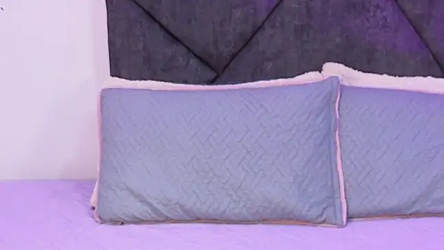 Live sex cam of sara_sharma_