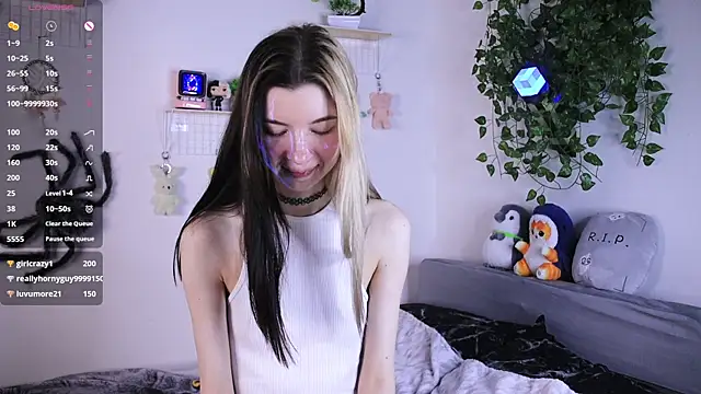 Live sex cam of Emmie_shy