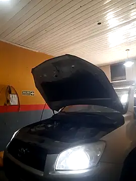 hecwil8 (Ask my age) - Show de masturbacion en el taller mecáni