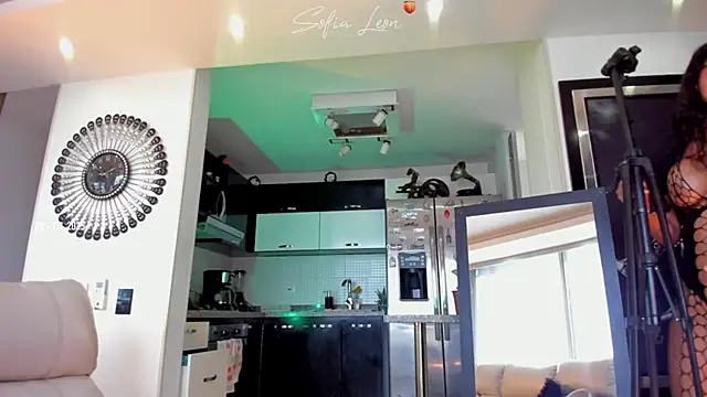 sofiasexhot (F milf) - fingers pussy