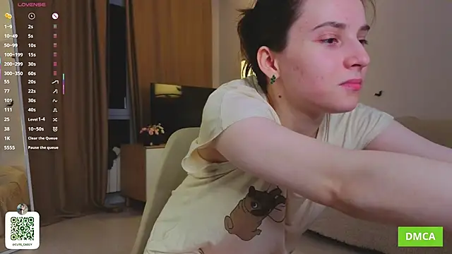 donnaburkee (F young) - stroking a tender clitoris to excite  :P