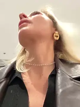 vikabunny1 (Ask my age) - Fuck dildo🫢cum😳🤤LT🎁control toy