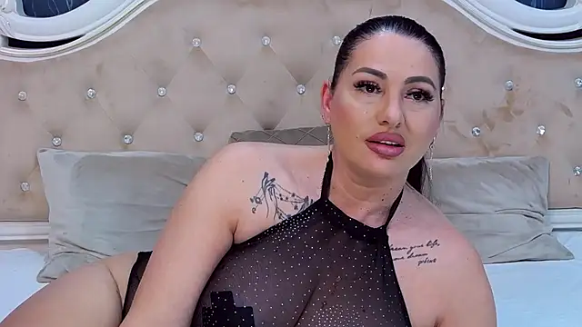 lauren_saint (F milf) - Dinner Mood: Wet Nipple Tease