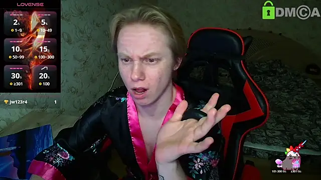 alexis_gordon (F young) - take off your top for 10 minutes :)