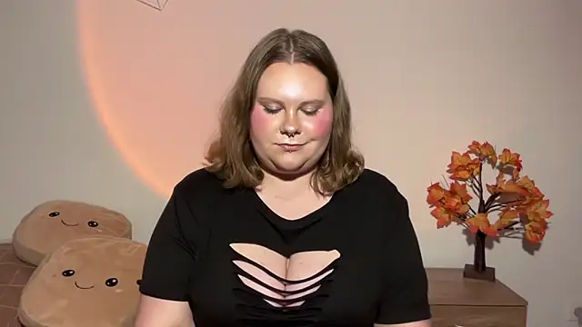 briannaflirty (F teen) - SPANK MY JUICY ASS