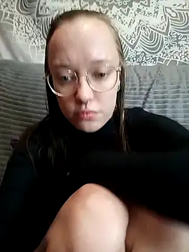 aelita_bb (F young) - show butt