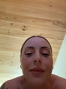 emasalis - EmaSalis's free webcam