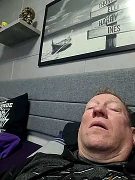 tomtom111111 live cam screenshot male from Germany on CamSexing – Live Sex Chat & Webcam Shows