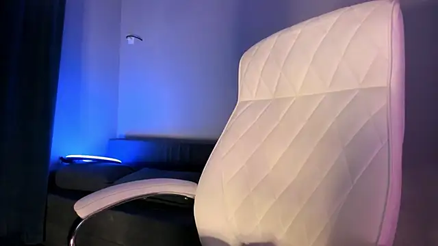 akura011 (F young) - MILK IN THE FACE