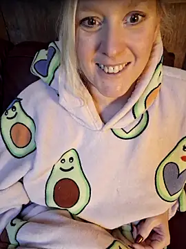 Bouncy-Bella28X Live Webcam on {site_name}