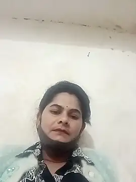 julee-740 (F young) - Full nude in public