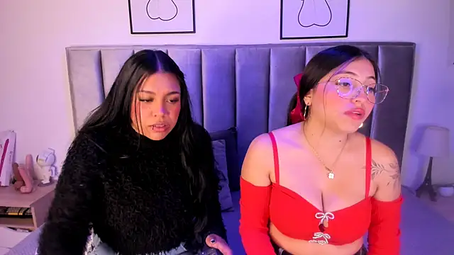 kyra_right (G young) - BOOTH SHOW BOOBS