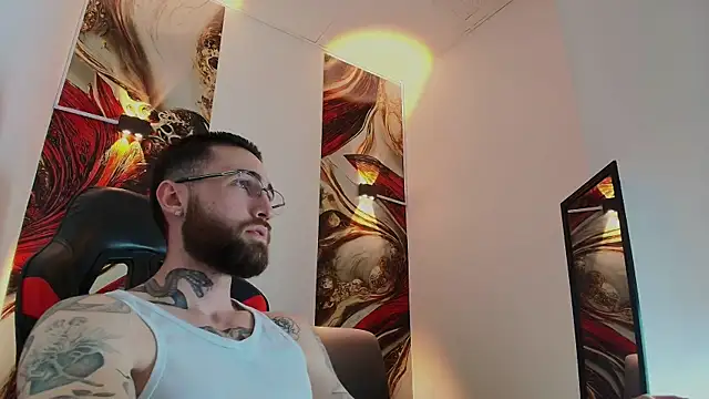 luke_davis01 (M young) - UNDERWEAR OFF LUKE! 😏