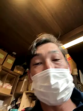 usu0130 (Ask my age) - 上着脱ぎ