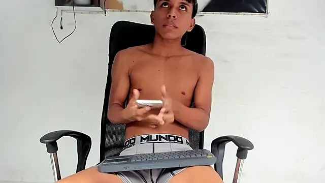 tyler_twink_boy (M twink) - show public cum