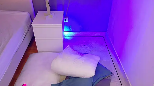 annavic__ - Annavic__'s free webcam - UK Sex Cams