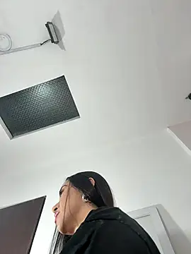 victoria_cooper3 (F milf) - show tits