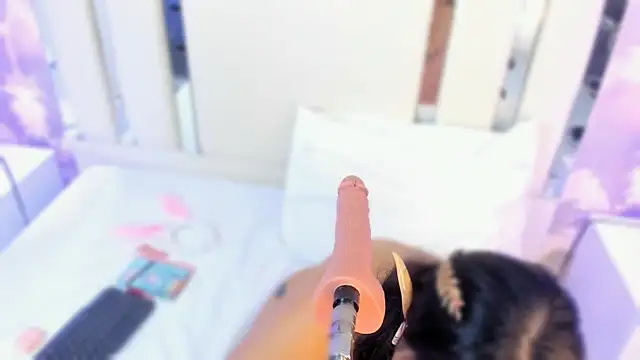 miliaangeles (F young) - Spit on cock and suck balls