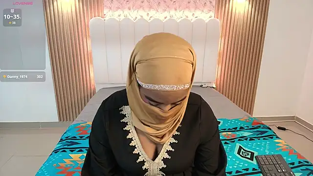 lina_arabiann (F young) - slap boobs x10