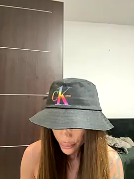 nicolllediamondd (F young) - Play pussy !!!