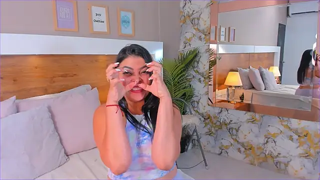 emabakker (F milf) - doggy close