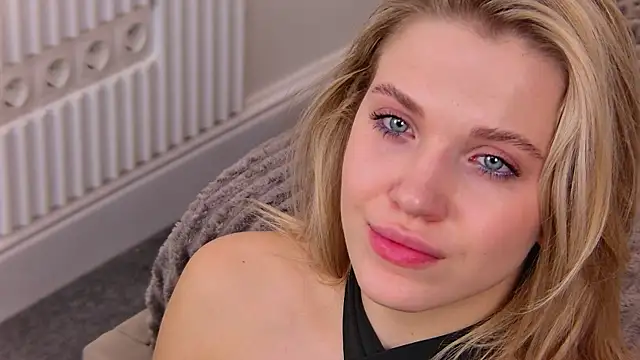 alisamyers (F young) - doggy style + 7 spanks