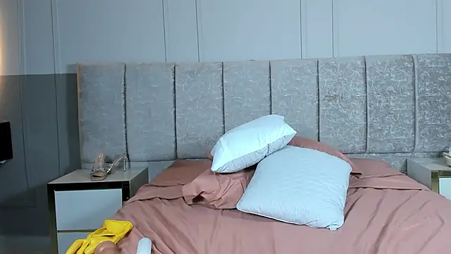 sannem_hot (F milf) - Doggy Style! + spank hard my ass x10