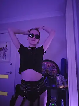 lonely_Cosplay_chick