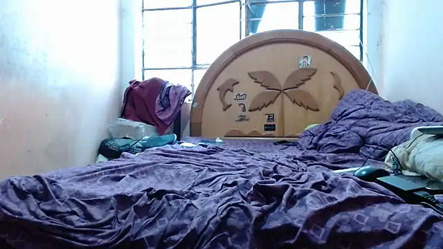 nakedlima (Ask my age) - mostrar cabeza de pene y bolas