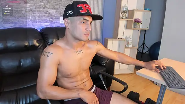 blaze_phoenix (Ask my age) - OIL ON THE BODY AND SHOW CUM ON THE ABS