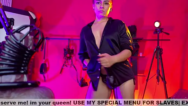 MistressSlut1 live show on StripChat 