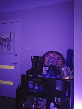 lonely_Cosplay_chick