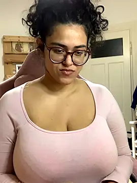 Curvydesifromgermany