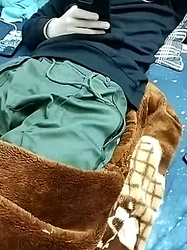 _-kur-_ (Ask my age) - Full nude & cum 🥸