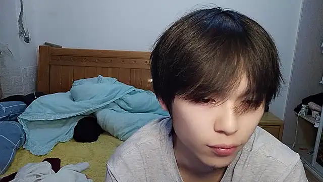 w5206t (M twink) - @2Freedom2 谢谢，我得吃饭了