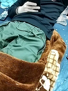 _-kur-_ (Ask my age) - Full nude & cum 🥸