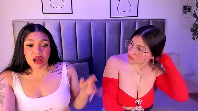 kyra_right (G young) - BOOTH SHOW BOOBS