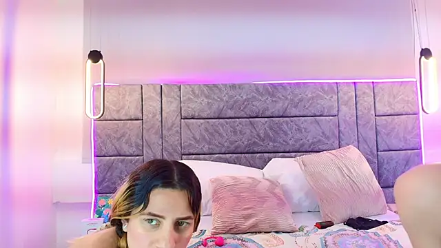 dakota_megan_69 (G young) - finger in the ass