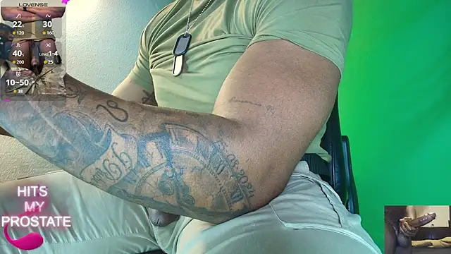 hot_black3 (Ask my age) - SERGEANT Make me CUM with your tips