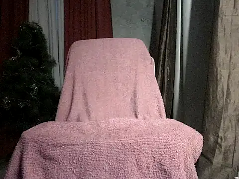  ur_hot_jenelle chat room