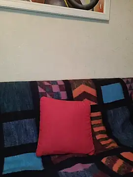 candy_queeen (F milf) - send Vika to warm countries