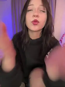  YourLittleDevil chat room