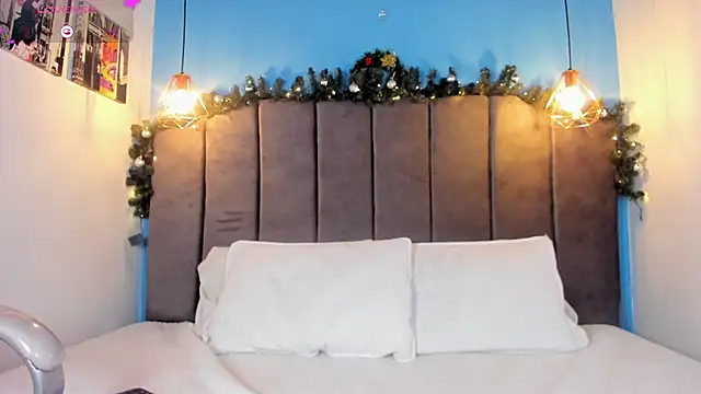 paulinasilver (F young) - play boobs + oil massage slow