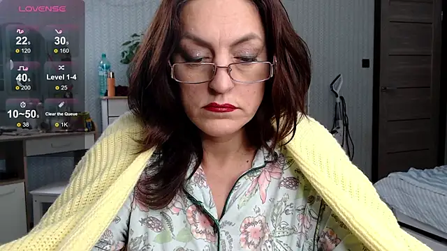 vivian_violet_ (F mature) - bra show