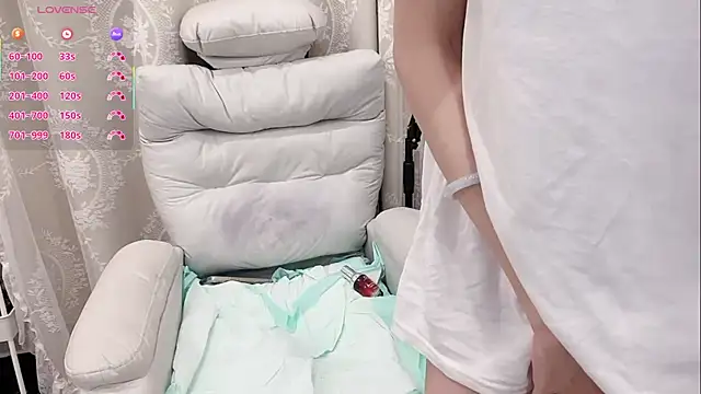 tuantuanle live show on StripChat 