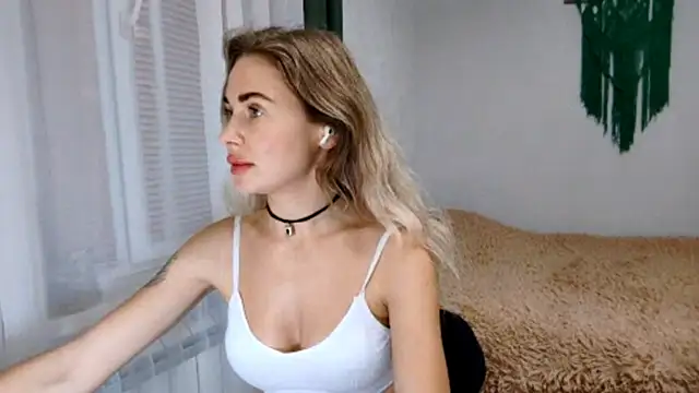  ShanekaBellow chat room